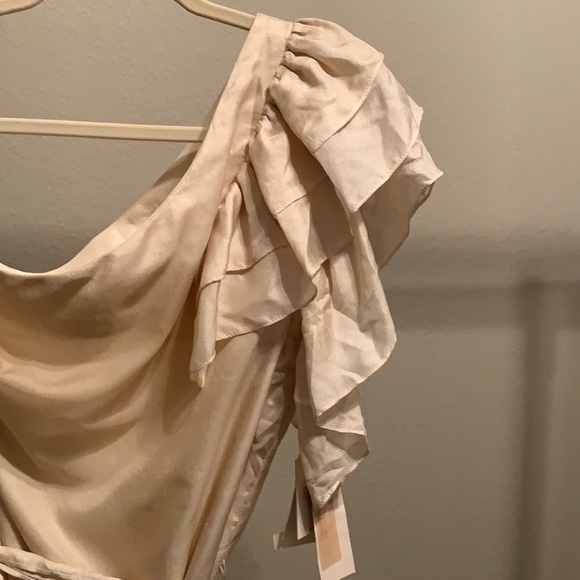 Beautiful formal dress - Picture 2 of 7